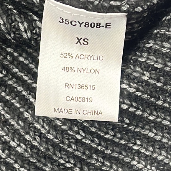 NWOT Stitches & Stripes XS Distressed Charcoal Black‎ V Neck Sweater - Picture 8 of 13